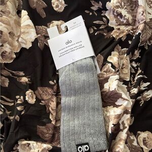 Alo unisex Scrunch Socks Medium NWT